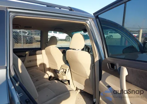 2010 Toyota Highlander Base V6 из США, поврежденный, VIN 5TDBK3EH8AS039467